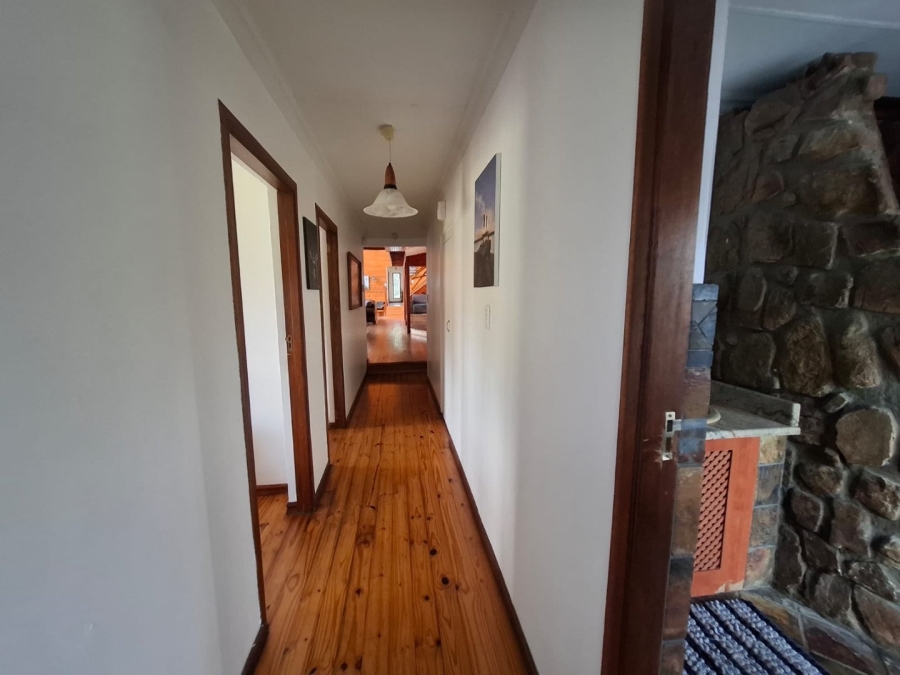 5 Bedroom Property for Sale in Waterkloof East North West